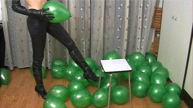 DuneFeet special video no. 29 ELLA\S GREEN BALLOONS
