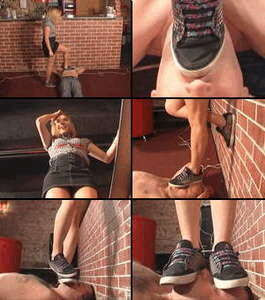 First trampling in flat soles
