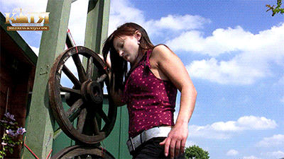 02-007 - Get Trampled and eat from my powerful feet! (WMV - HQ - High Definition)
