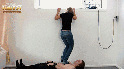 06-004 - Brutally trampling the slave (WMV - HQ - High Definition)