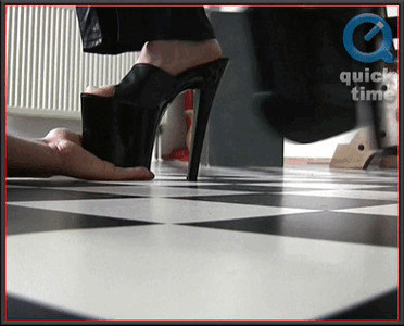 Sonja - Hard Handtrampling In Megaplateaus (mov)