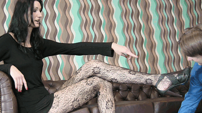 Tall 6\"6 (2m) Mistress Iwonas Footworship Session