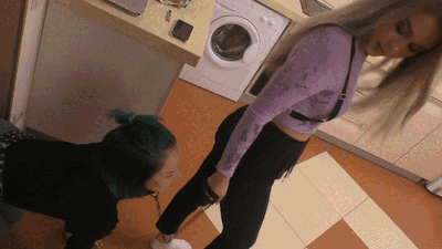 Happy slut under my fragrant ass! (mp4)