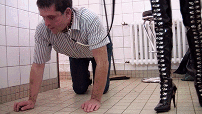 004-01 - I order my slave to cleanup the floor (WMV, HD, 1280x720 Pixel)