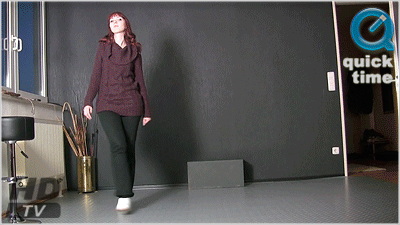 lisa Laudanum - White clogs (HDTVMOV)