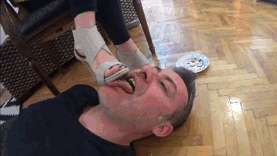 THE FOOT MACHINE 29 - SERVICE: Shoe cleaning