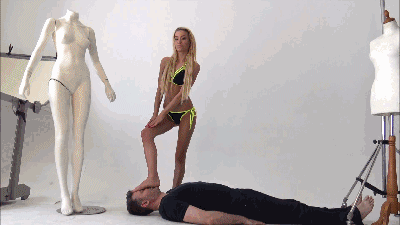 ARIEL - You are my pedestal - Posing trampling and victory poses