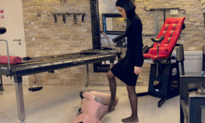 Jolies Mean Trampling Session - part II (Full HD version)