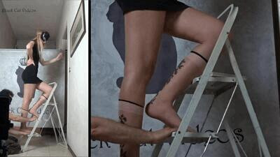 hand trampling on the stairs (two cameras)