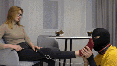 IRINA - Takes time to worship her feet - Wonderful soles (mp4)