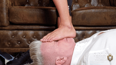 I love to flatten a face !