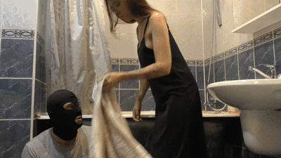 ALISA - Wait for me while I take a bath - Foot worship (wmv)